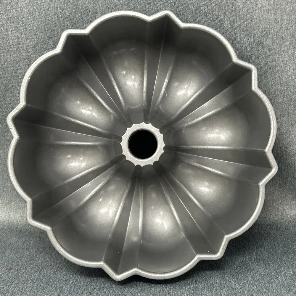 Nordic Ware Original Bundt Cake Pan USA Silver Tone Non-Stick Fluted Cake 10